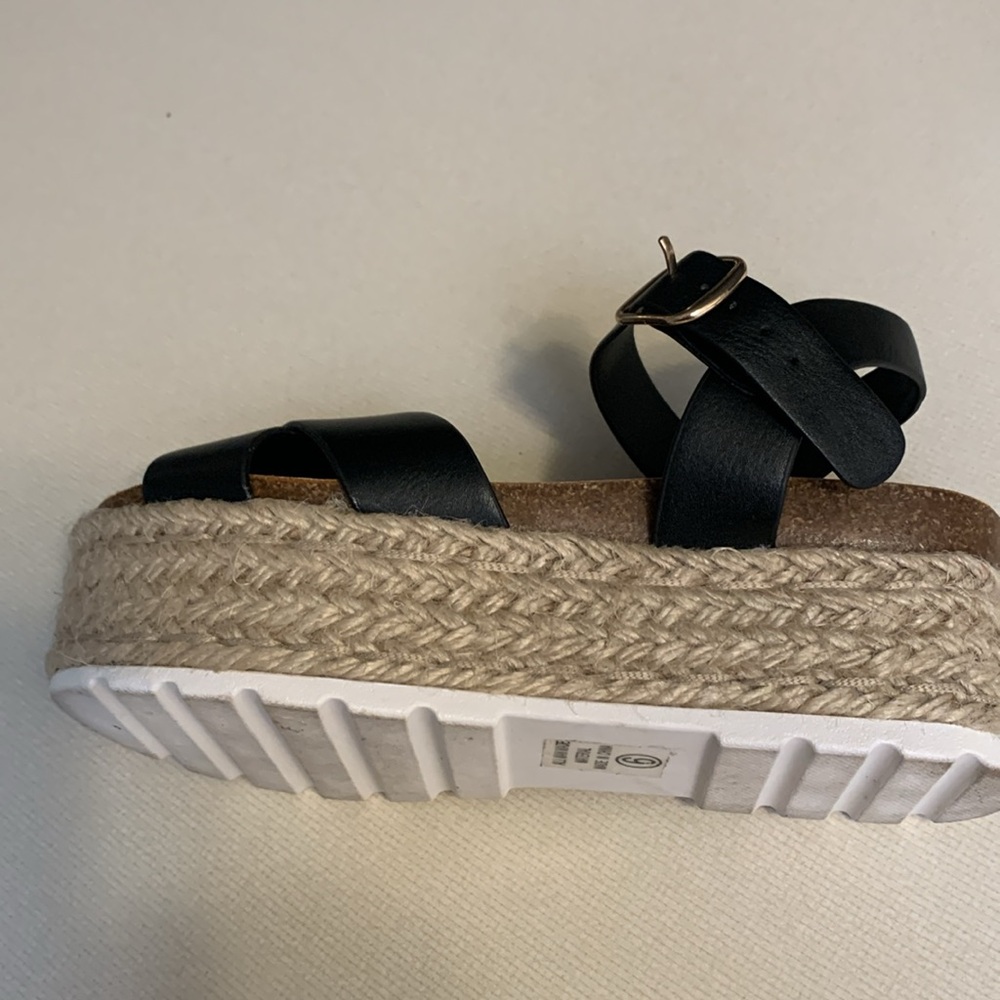 Soda Platform Sandal - Picture 7 of 9